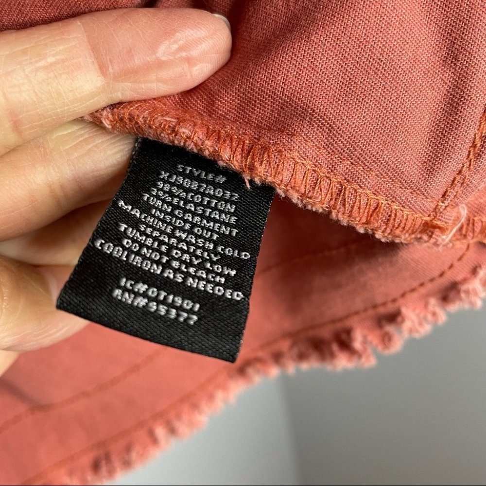 Sanctuary Dusty Rose Frayed Hem Snap Down Jean Shirt Jacket - Picture 8 of 8